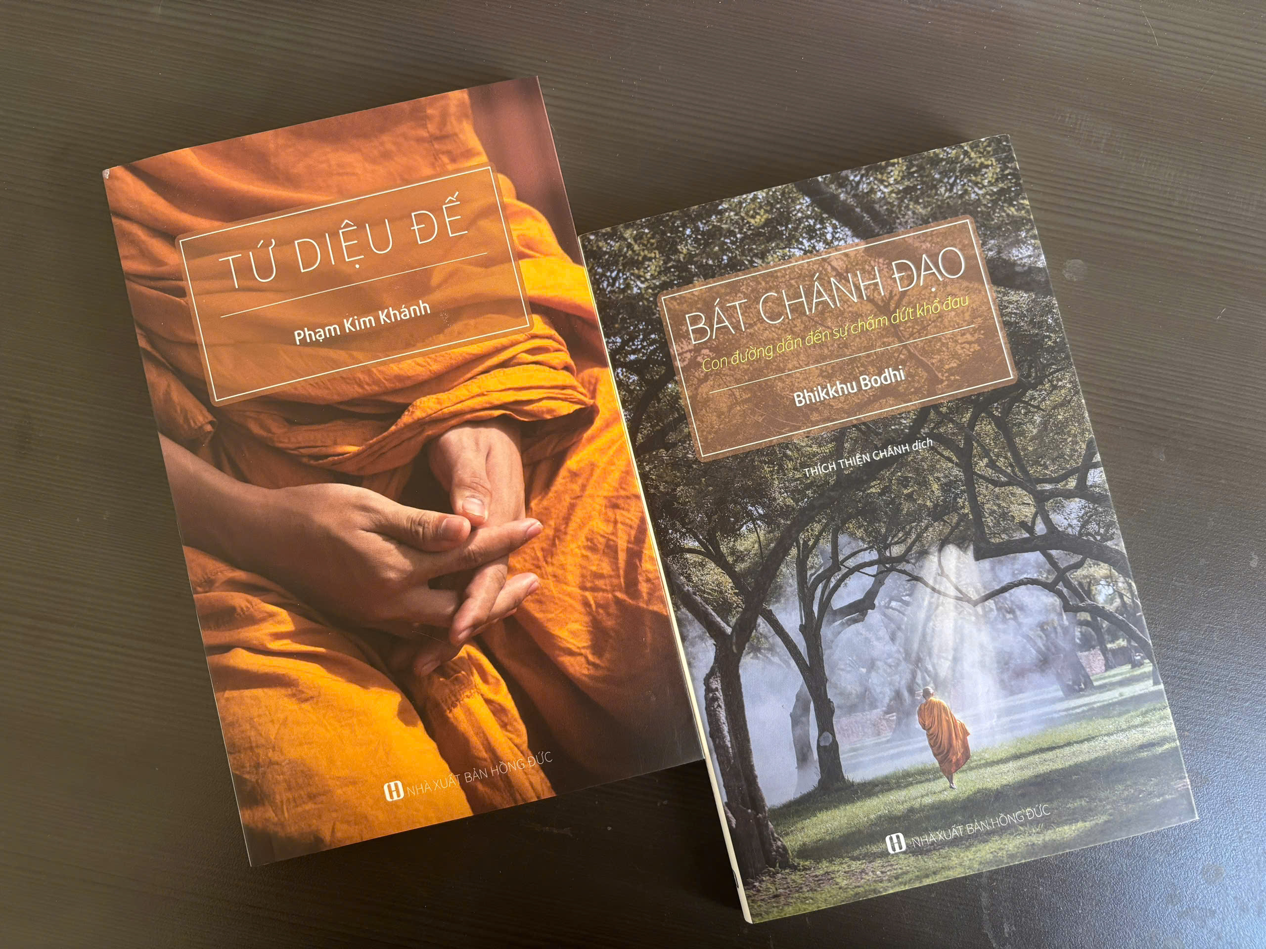 Bát Chánh Đạo Tứ Diệu Đế 2 quyển, bìa mềm - Bookcity